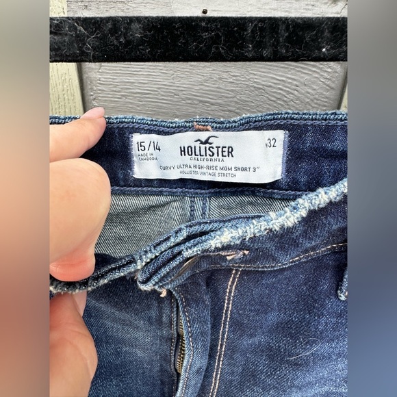 Hollister Women’s Curvy Ultra High Rise Shorts 3in- Size 32 - Picture 3 of 5